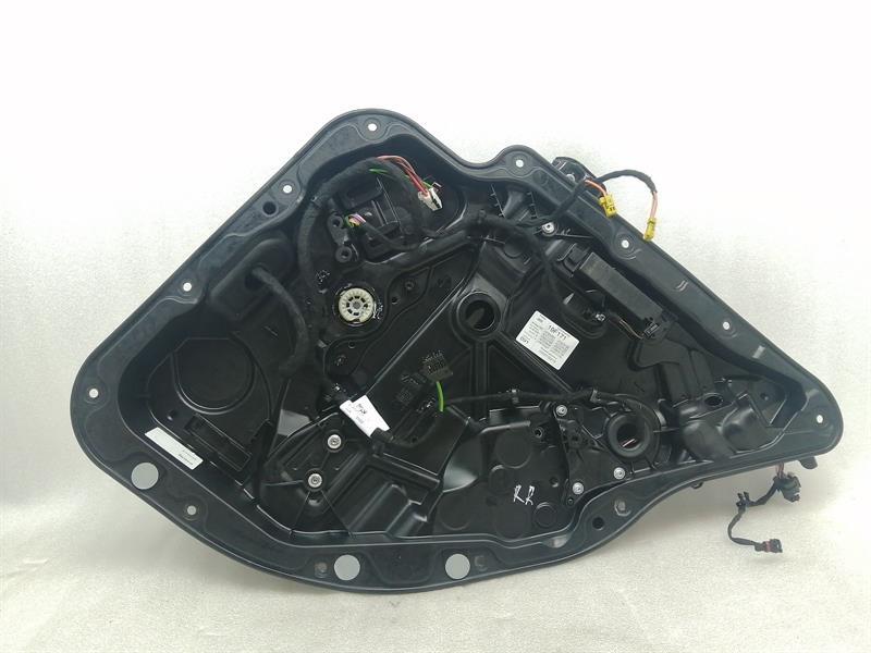 Mercedes-Benz EQC (N293) Mercedes EQC N293 Right Rear Door Winder A2537308202 Window Regulator Rear Right Body type: SUV
Fuel: ELECTRIC