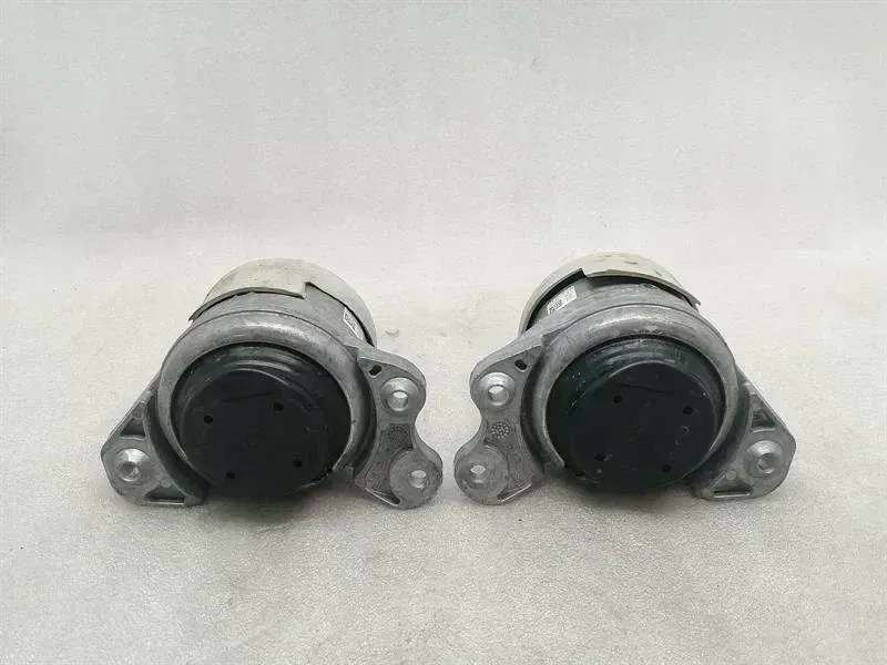 Mercedes-Benz EQC (N293) Mercedes EQC400 EQC N293 engine mount A2932400100 engine mount engine mount set Body type: SUV
Fuel: ELECTRIC