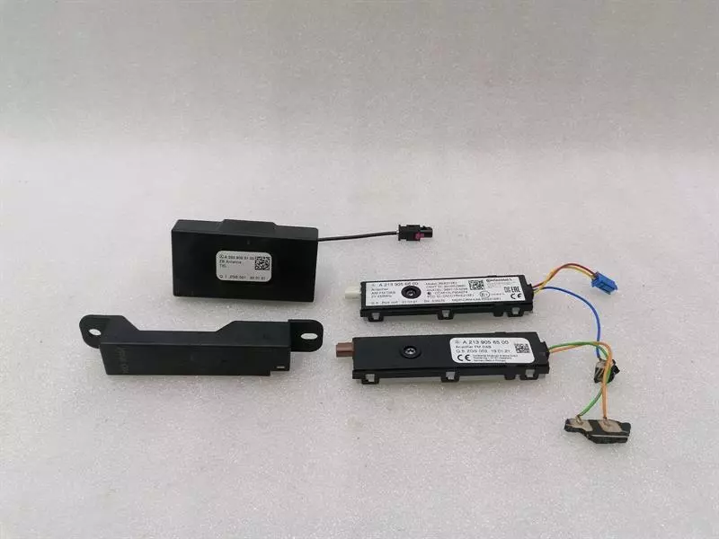 Mercedes-Benz EQC (N293) Mercedes EQC400 EQC N293 Aerial / Antenna Set A2939053100 Antenna Set Body type: SUV
Fuel: ELECTRIC