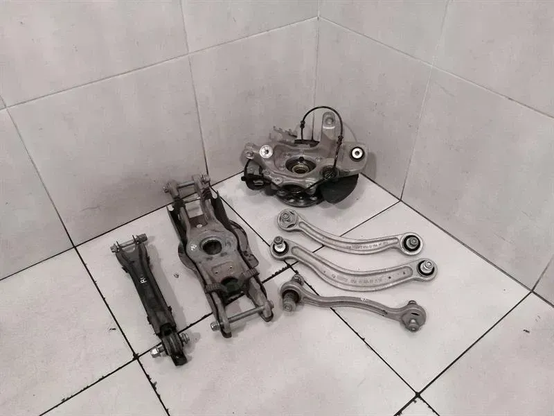 Mercedes-Benz EQC (N293) 2019-... Mercedes EQC N293 Left Rear Hub Set A2133503105 Wheel Bearing Housing Rear Left
