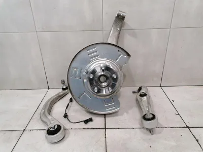 Tesla Model 3 Performance FLH Hub 1044311-00-E Корпус на колесен лагер Преден ляв