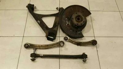Boîtier de roulement de roue arrière gauche pour Porsche Cayenne 958 92A (95833161101)