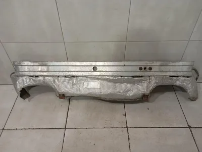 Porsche 911 997 bakre stötfångarbalk 99750512100 bakre stötfångarhållare