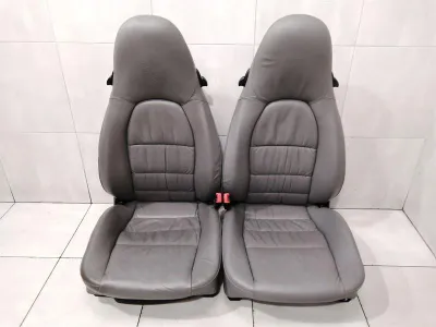 Zestaw siedzeń Porsche 911 996, zestaw siedzeń 996, prawa kierownica, logo w kolorze szarym