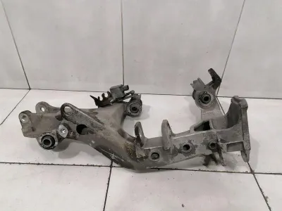 Porsche 911 996 sous-châssis arrière gauche 996331155 cadre d&#39;essieu essieu arrière gauche