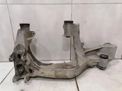 Porsche 911 996 Sous-châssis arrière gauche 99633105502 Cadre d&#39;essieu Essieu arrière gauche