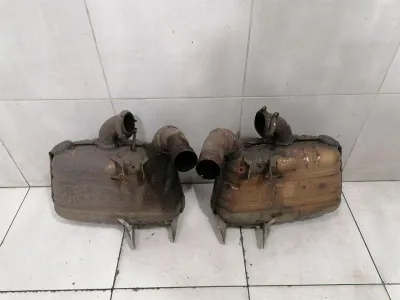 Porsche 911 996 Auspuff Schalldämpfer 99611112257 Auspuff Schalldämpfer Set Satz