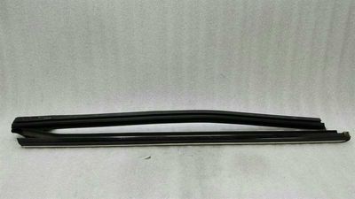 Mercedes CLK W209 Tylna lewa listwa nadwozia A2096700322 Belka tylna lewa