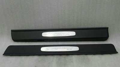 Porsche Boxster S 981 durvju slieksnis 98150466701 durvju hroma stieņu komplekts