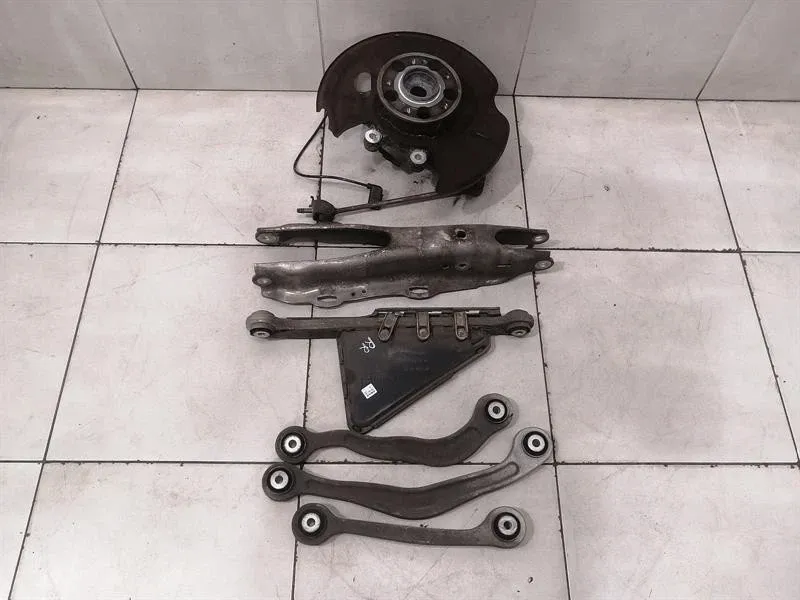 Mercedes W222 Right Rear Hub A2223501041 Wheel Bearing Housing Rear Right SET