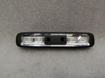 Mercedes C klases W205 aizmugurējais kupola apgaismojums A2389065100 iekšējais apgaismojums aizmugurē