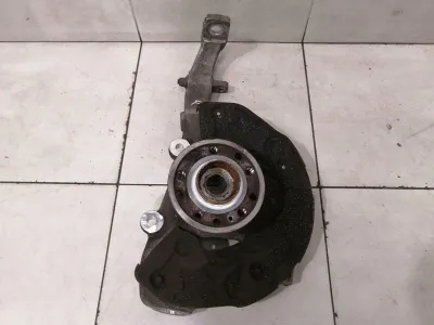 Mercedes C43 AMG 4-Matic W205 Radnabe vorne A2053326600 Radlagergehäuse vorne rechts