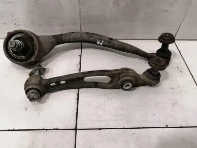 Range Rover Sport L494 преден десен носач LR045242 предна дясна дръжка