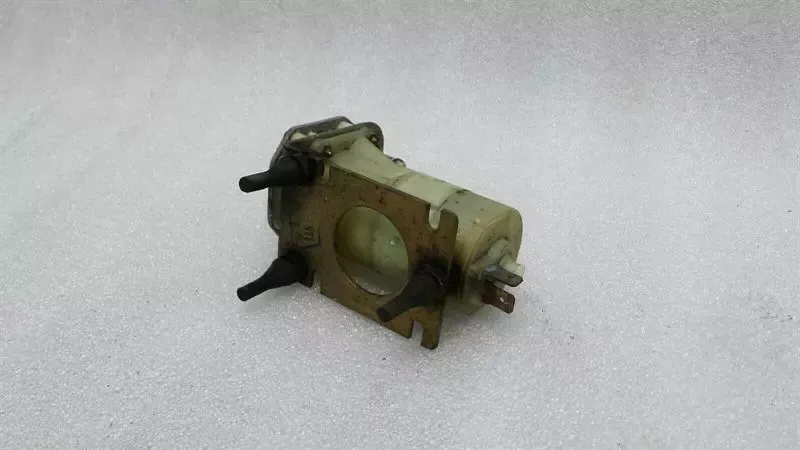 Porsche 911 930 washer fluid pump 90162807422 washer water pump