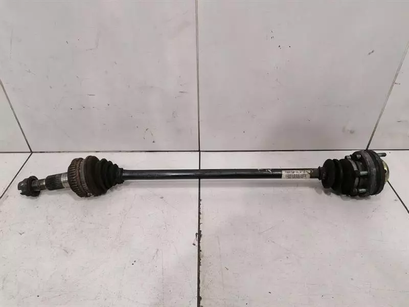 Porsche 911 (996) Porsche 911 996 Right Front Drive Shaft 99634903810 Drive Shaft Front Re Turbo Body type: Coupe
Fuel: Petrol