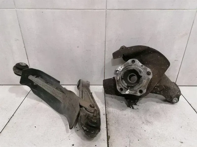 Porsche 911 (996) Porsche 911 996 Left Front Hub 99634166505 Wheel Bearing Housing Front Left Turbo C4S Body type: Coupe
Fuel: Petrol