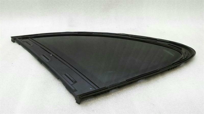 Porsche Cayenne Porsche Cayenne 958 92a Left Rear 1/4 Glass 7P5845297 Door Window 1⁄4 Rear Left Body type: SUV
Fuel: Petrol