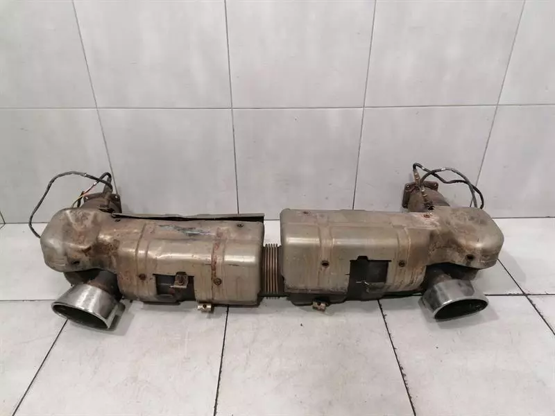 Porsche 911 (996) Porsche 911 996 turbo exhaust silencer 99611102775 exhaust silencer X54 Body type: Coupe
Fuel: Petrol