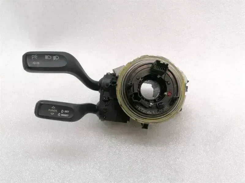 Porsche 911 (996) Porsche 911 997 987 wiper stalks 99761329102 indicator switch steering column switch Body type: Coupe
Fuel: Petrol