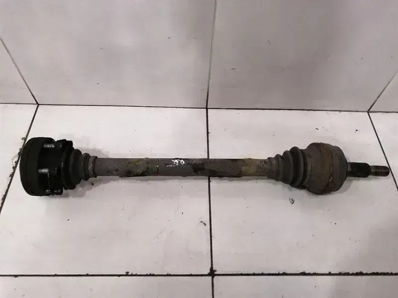 Porsche 911 (996) Porsche 911 997 drive shaft rear right 99733202402 rear right drive shaft Body type: Coupe
Fuel: Petrol