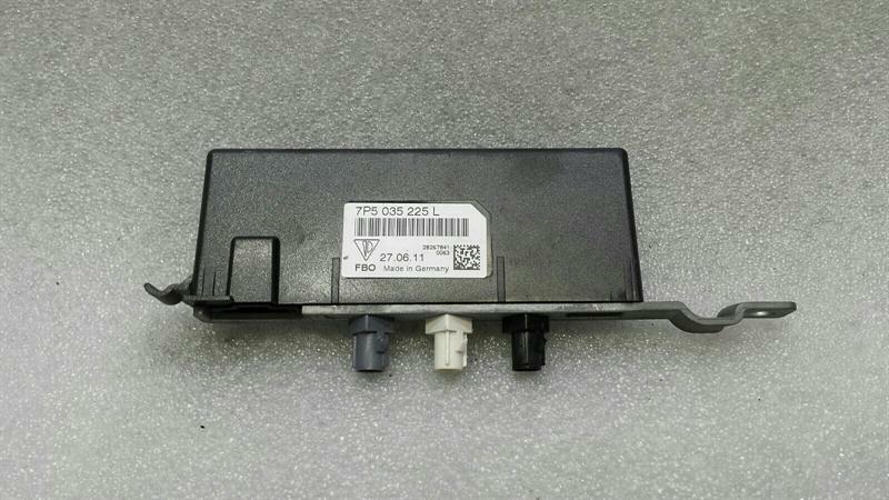 Porsche Cayenne Porsche Cayenne 958 92A Rear Antenna 7P5035225L Antenna Amplifier Rear Right Body type: SUV
Fuel: Petrol