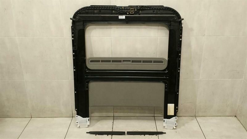 PORSCHE CAYENNE 958 92A SUNROOF 7P5877021 SLIDING SUNROOF FRAME MECHANISM
