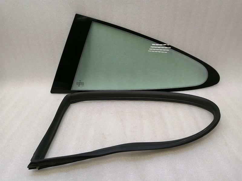 Porsche 911 (997) Porsche 911 997 left rear quarter glass 99754311105 door window 1⁄4 rear left Body type: Coupe
Fuel: Petrol
