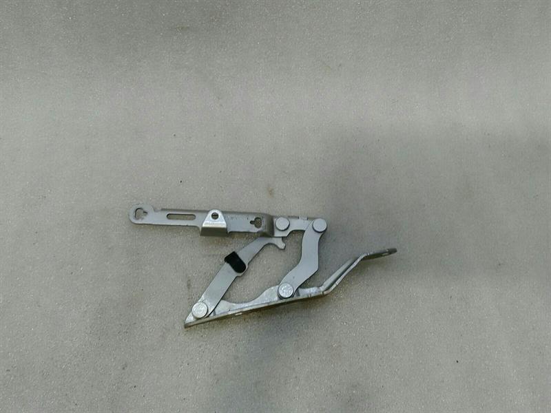 Porsche 911 (997) Porsche 911 997 GT3 Bonnet Hinge LHS 9975121510 Hood Hinge Left Body type: Coupe
Fuel: Petrol