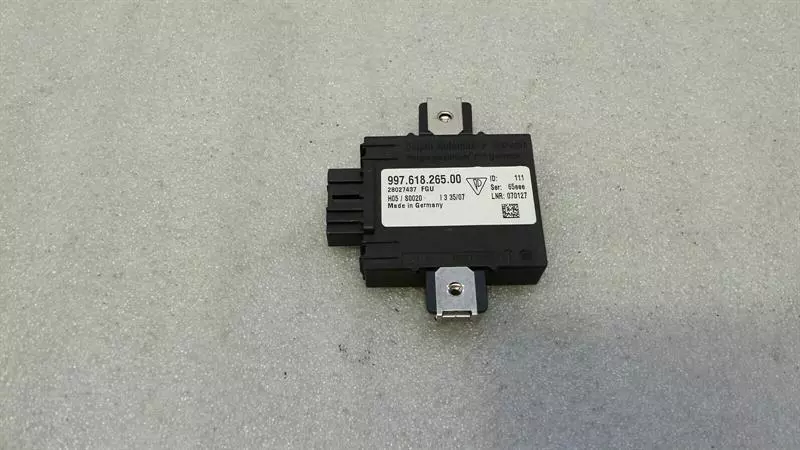 Porsche 911 (997) Porsche 911 GT3 Light Level Module 99761826500 Light Control Unit Body type: Coupe
Fuel: Petrol