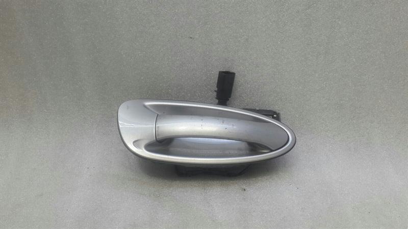 Porsche 911 (997) Porsche 911 997 RHD Right Door Handle 99753764601 Right Handlebar Body type: Coupe
Fuel: Petrol