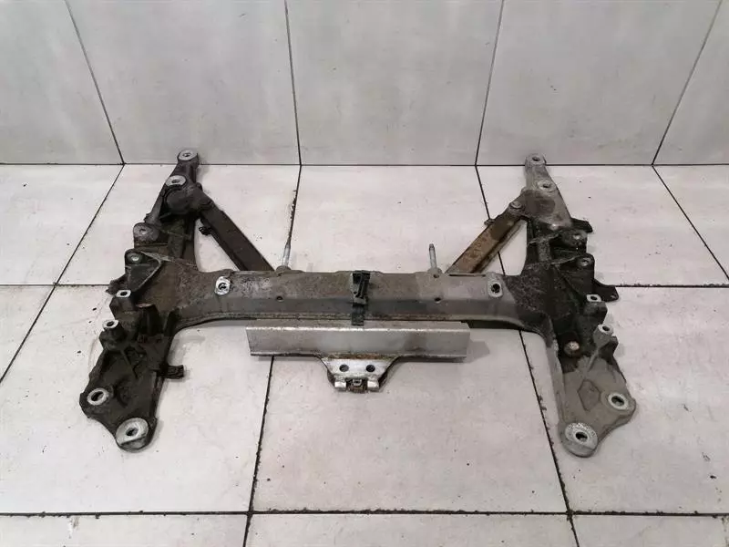 Porsche 911 (997) Porsche 911 997 turbo beam subframe front 99734108111 front axle carrier FAULTY!! Body type: Coupe
Fuel: Petrol