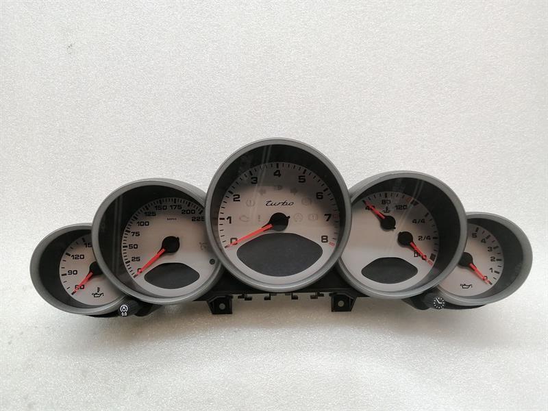 Porsche 911 (997) PORSCHE 911 997 INSTRUMENT CLUSTER 99764113733 SPEEDOMETER MK1 TURBO MPH MANUAL Body type: Coupe
Fuel: Petrol