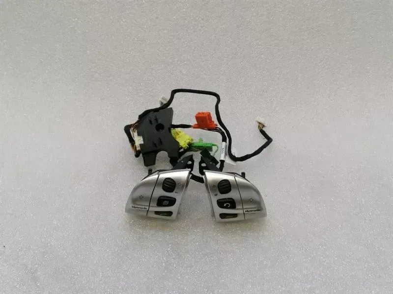 Porsche 911 (997) Porsche 911 997 MFL switch 99761343502 steering wheel switch car Body type: Convertible
Fuel: Petrol