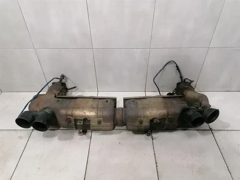 Porsche 911 (997) Porsche 911 997 exhaust silencer 99711102772 exhaust silencer catalytic Body type: Convertible
Fuel: Petrol