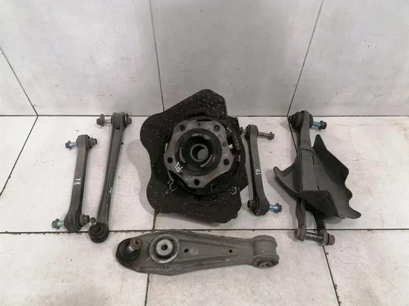 Porsche 911 997 Turbo Left Rear Hub 99733161107 Wheel Bearing Housing Rear Left