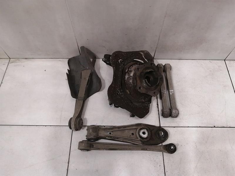 Porsche 911 (997) Porsche 911 997 Left Rear Hub Set 99733161107 Wheel Bearing Housing Rear Left Set Body type: Coupe
Fuel: Petrol