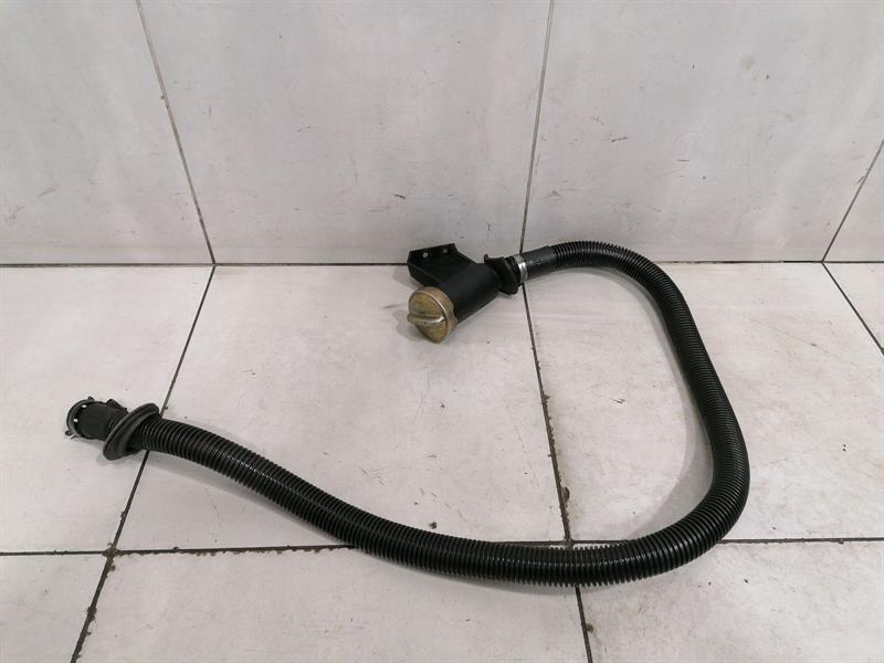 Porsche 911 (964) Porsche 911 993 Fuel Filler Neck 99320736104 Filler Neck Body type: Coupe
Fuel: Petrol