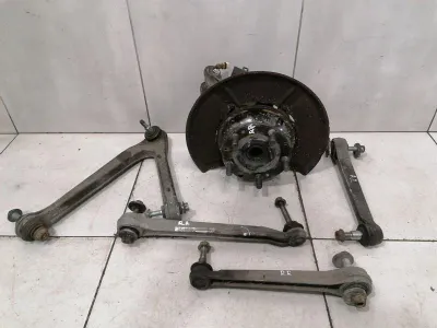 Porsche 911 993 labās puses aizmugurējās rumbas komplekts 99333115600 riteņa rumbas korpuss aizmugurējais labais