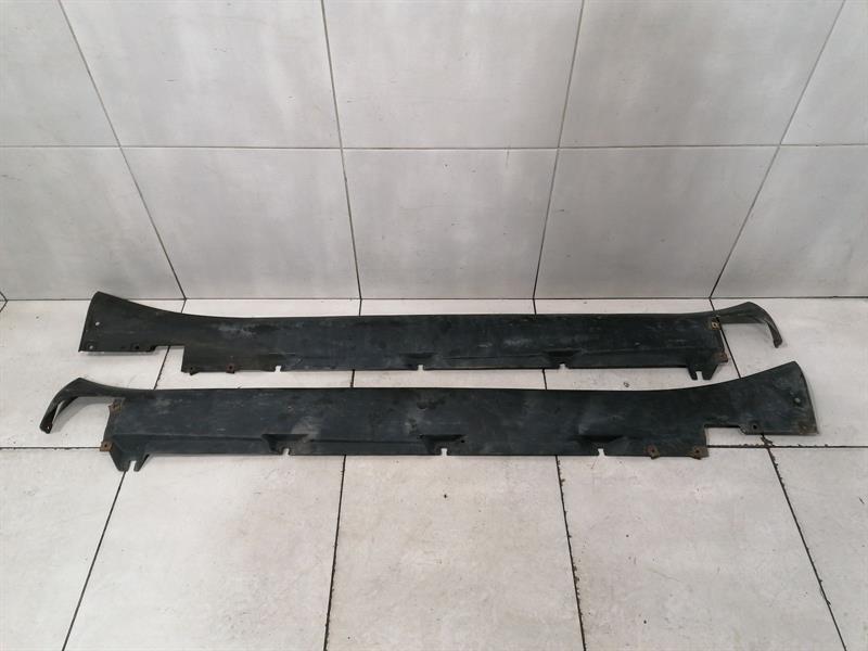 Porsche 911 (964) Porsche 911 993 side skirt set 99355952000 side sills set Body type: Coupe
Fuel: Petrol