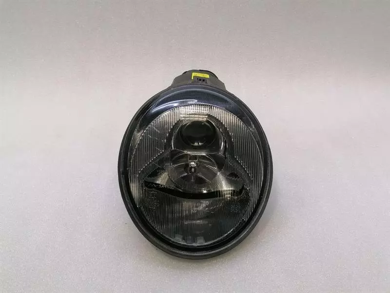 Porsche 911 (964) Porsche 911 993 right headlight 99363102200 headlight headlamp right RHD UK Body type: Coupe
Fuel: Petrol