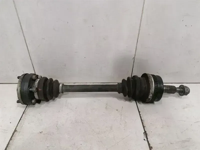 Porsche 911 (964) Porsche 911 993 Left Rear Drive Shaft 99333202400 Drive Shaft Rear Car Body type: Coupe
Fuel: Petrol