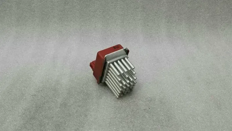 Porsche 911 (997) Porsche 911 997 Heater Resistor 1J0907521 Fan Controller Body type: Convertible
Fuel: Petrol