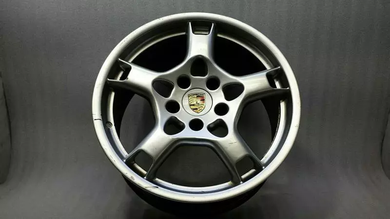 Porsche 911 (997) Porsche 911 997 Alloy Wheel alloy rim rear 9.5Jx19 ET46 Body type: Convertible
Fuel: Petrol