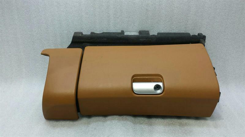 Porsche 911 (997) Porsche 911 997 glovebox 99755220405 glove compartment full leather full leather Brown Body type: Convertible
Fuel: Petrol