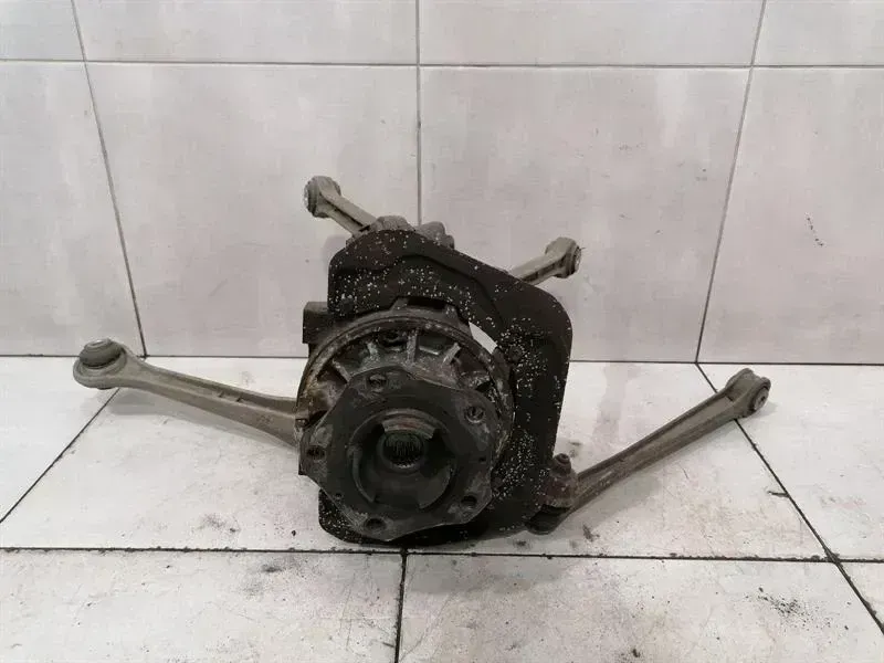 Porsche 911 (996) Porsche 911 996 Left Rear Hub Set 99633111105 Wheel Bearing Housing Rear Left Set Body type: Targa
Fuel: Petrol