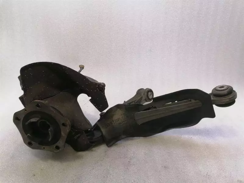 Porsche 911 (996) Porsche 911 996 Right Front Hub 99634116606 Wheel Bearing Housing Front Re C4S AWD Body type: Coupe
Fuel: Petrol