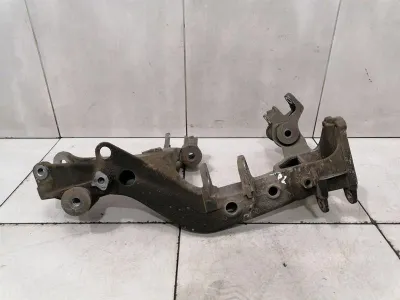 Porsche 911 996 rama pomocnicza tylna lewa 99633115500 rama osi tylna oś lewa