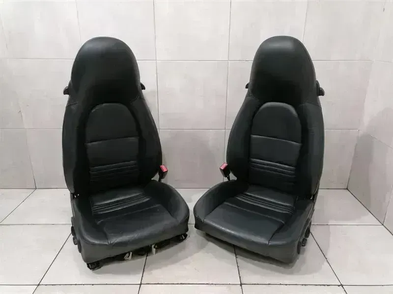 Porsche 911 (996) Porsche 911 996 seatpad front seat RHD FRONT RIGHT HANDLEBAR Body type: Targa
Fuel: Petrol