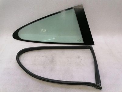 Porsche 911 996 labais aizmugurējais ceturkšņa stikls 99654311203 durvju logs 1⁄4 aizmugurējais labais