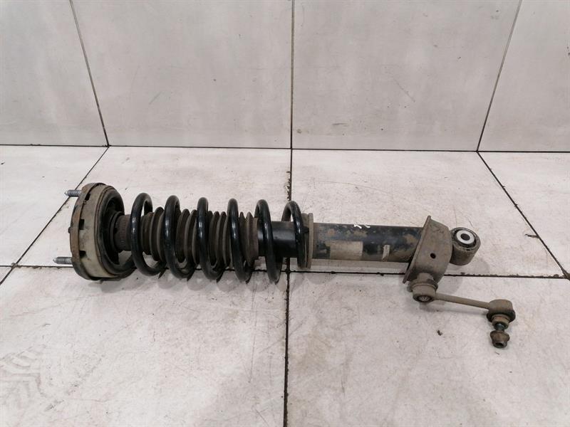 Porsche 911 (996) Porsche 911 996 Shock Absorber Rear 99633305121 Shock Absorber Rear Body type: Targa
Fuel: Petrol